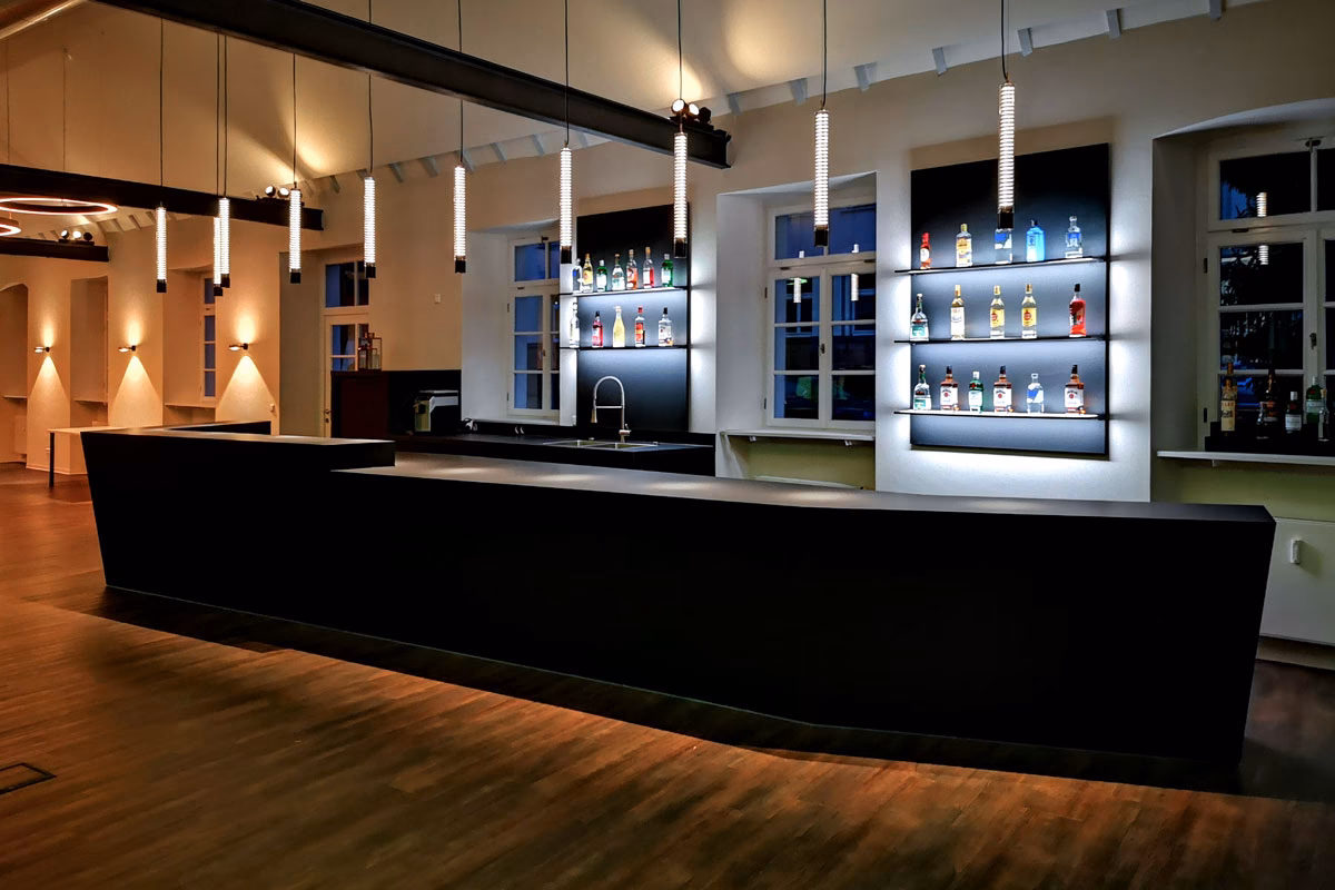 Was ist der Unterschied zwischen Tresen und Theke?