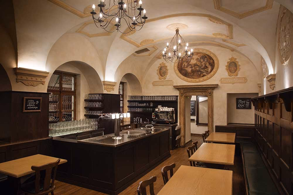 Where do celebrities eat in Prague?