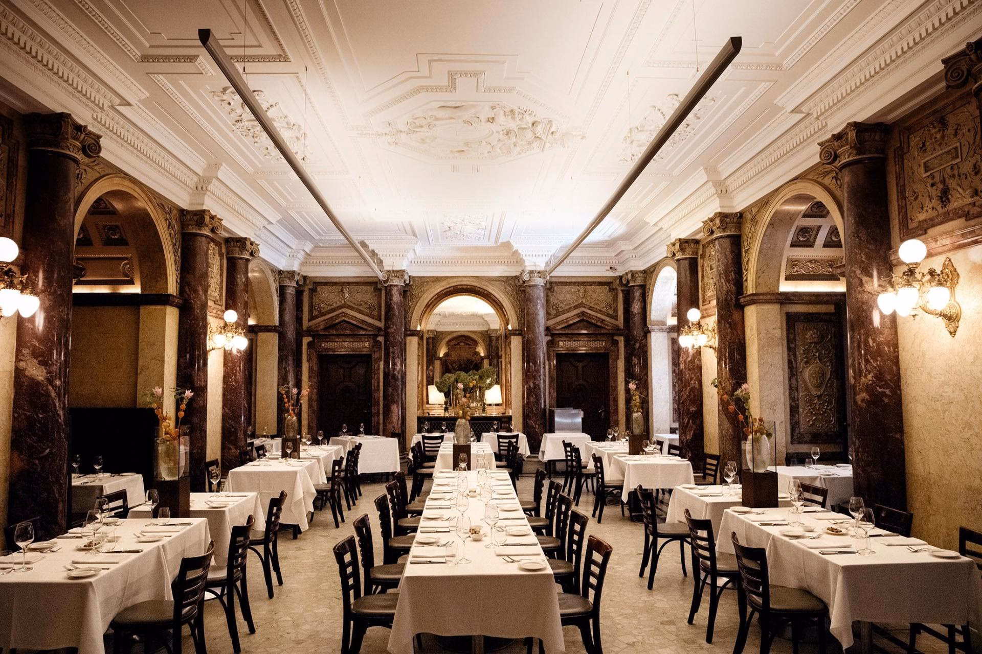 Wo befindet sich das Burgtheater?