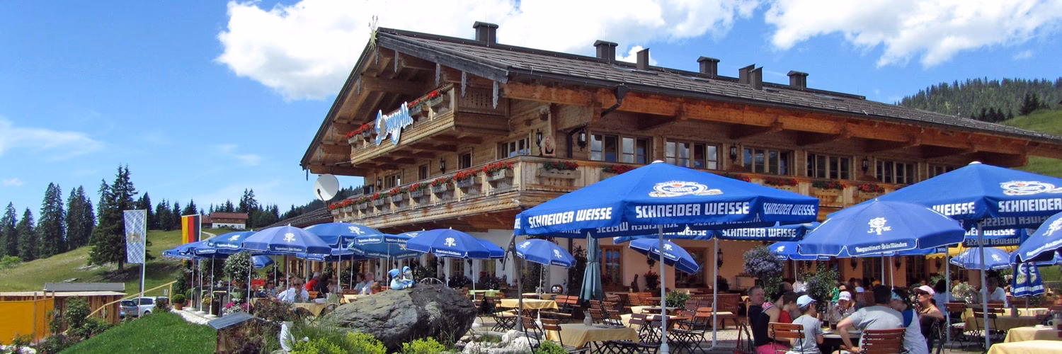 Wie sind die Öffnungszeiten der SonnenAlm in Winklmoosalm?