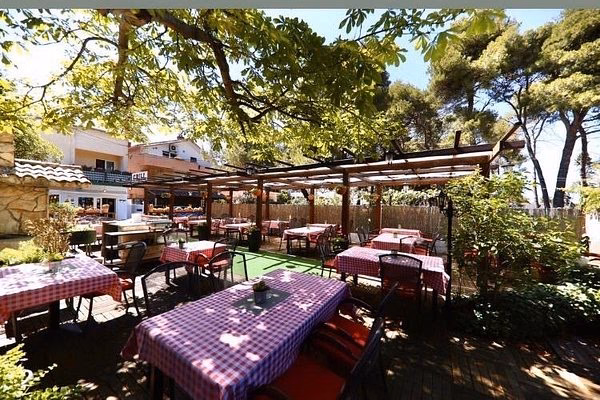 Wo kann man in Zadar feiern gehen?